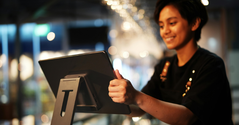 Introducing the First-Ever Native OpenTable Integration for Restaurant Review Management